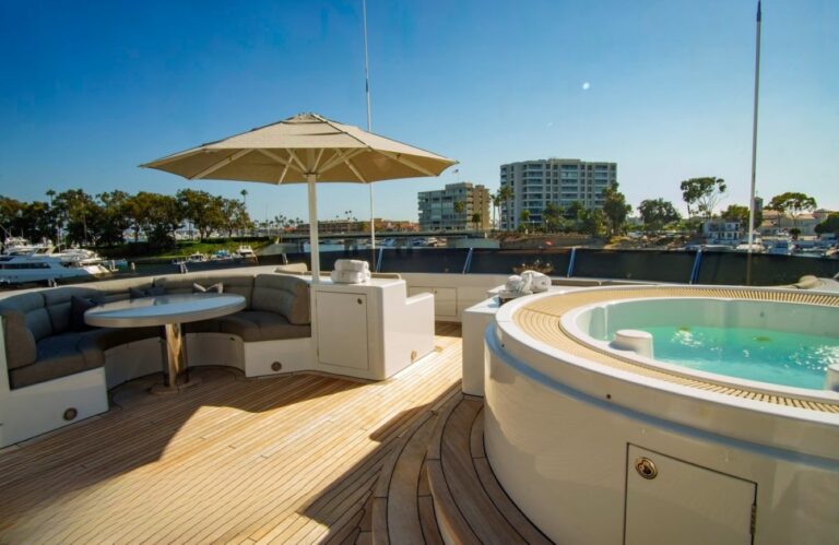 Exterior Sunbathing Area