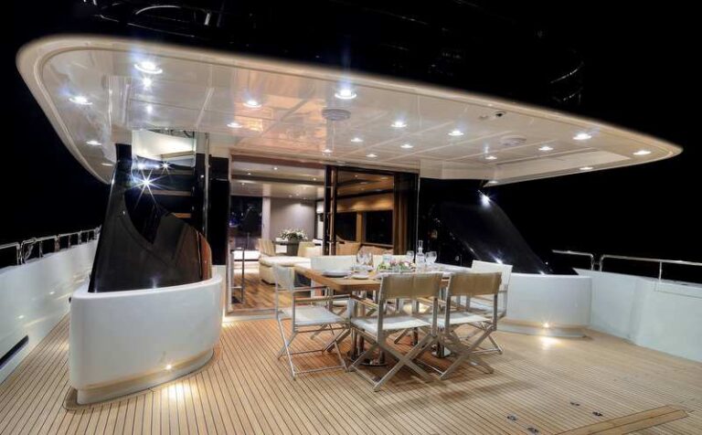 TSA TSA Yacht by night