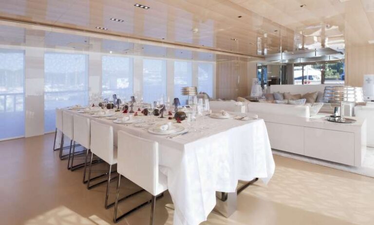 The first 5000 Fly Couach superyacht La Pellegrina - Dining