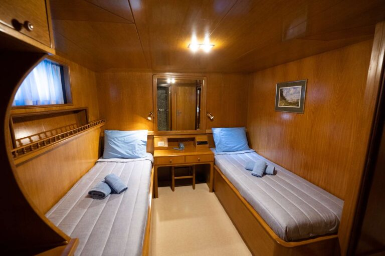 Twin Cabin 1