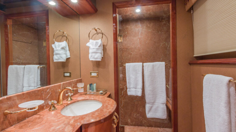 Twin Bathroom
