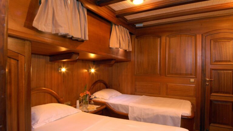 Twin Cabin