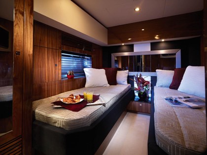 UM6 - Twin Cabin