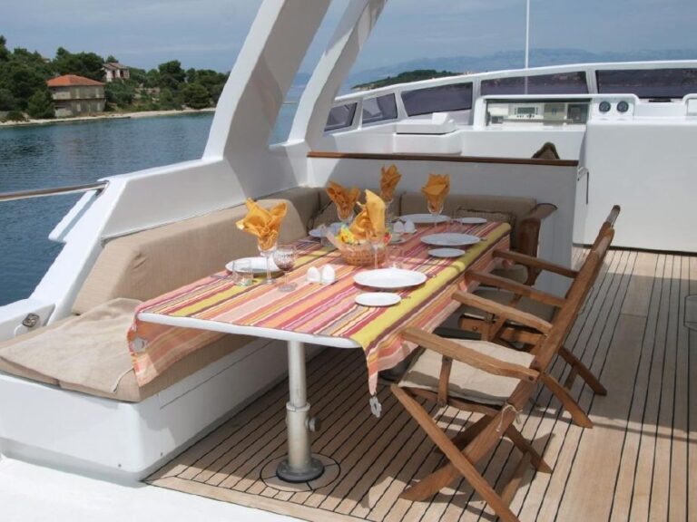 Alfresco Dining