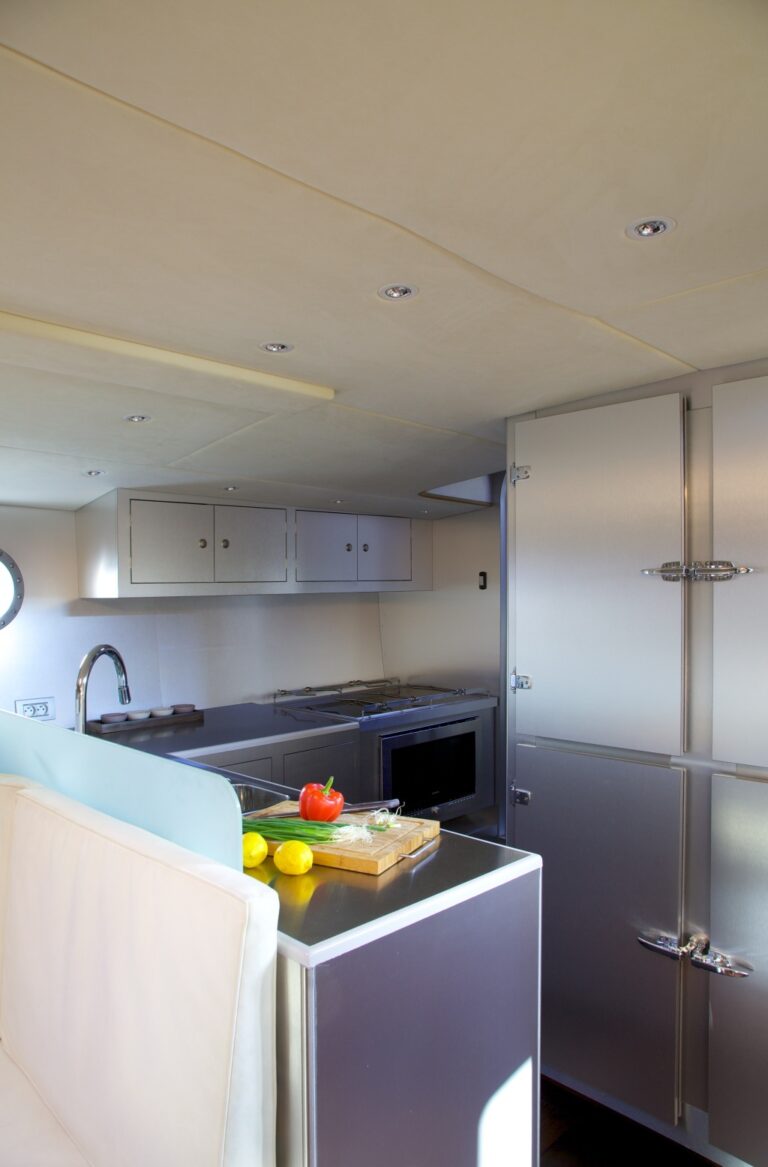 VINTAGE - galley