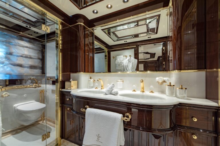 VIP Cabin Ensuite- Lower Deck Starboard