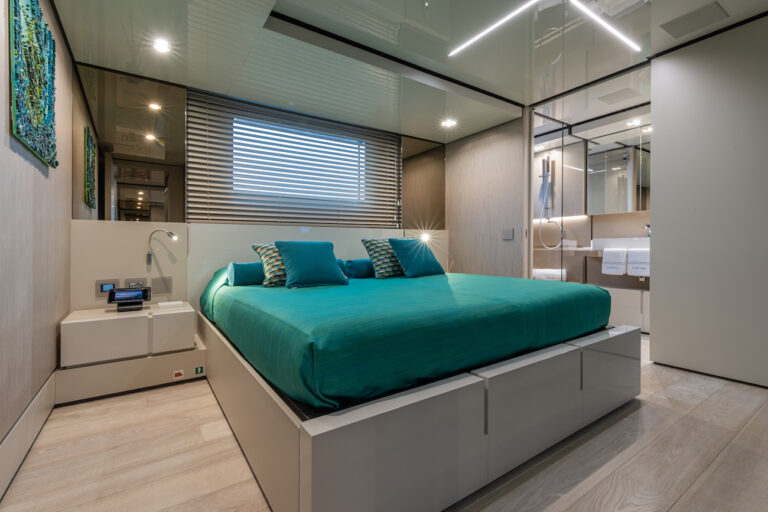 VIP Cabin Left