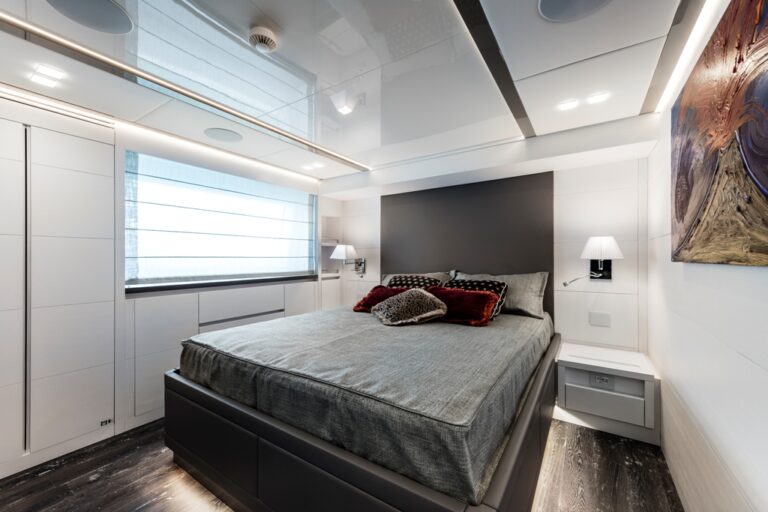 VIP Cabin To Port