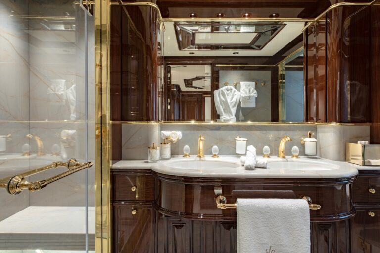 VIP Ensuite - Lower Deck Portside