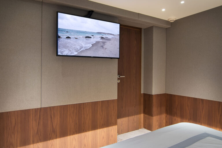 Vip Cabin With TV