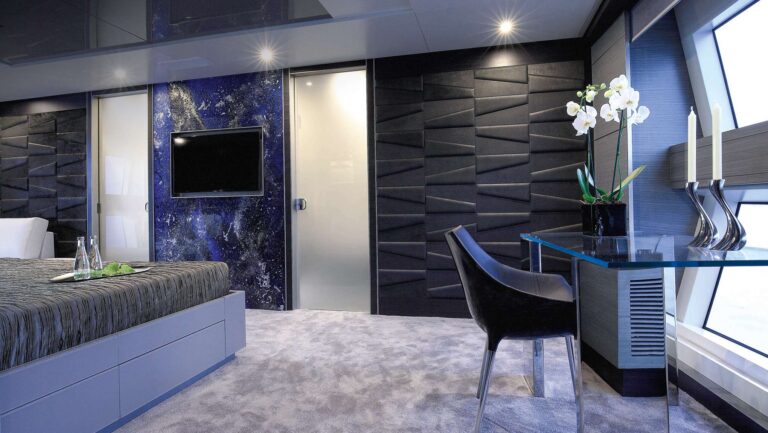 Vivace 125 MAIN DECK OWNERS CABIN