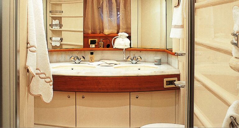 Wini - Master Bath