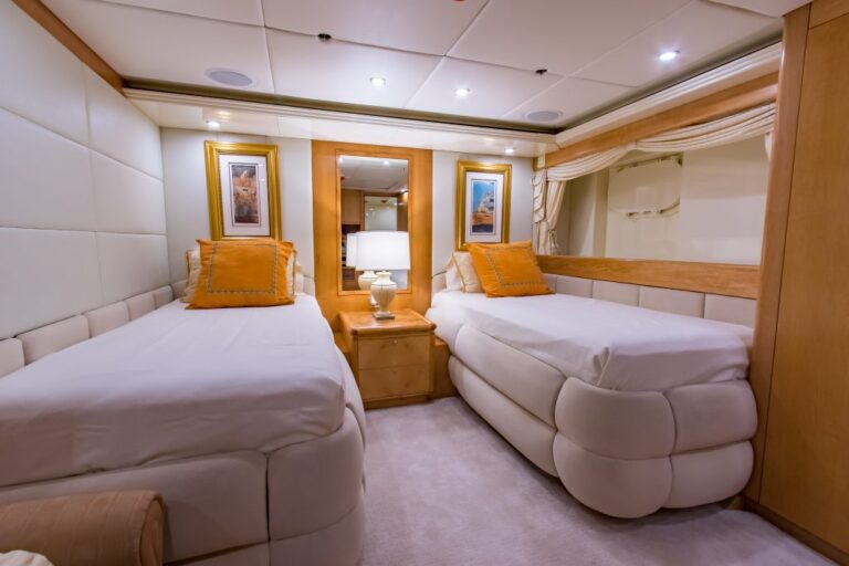 Twin Cabin