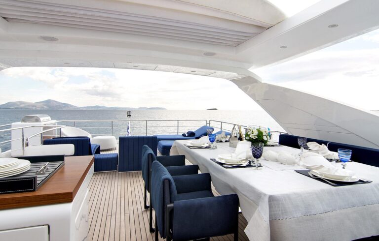 Alfresco Dining On Sun Deck