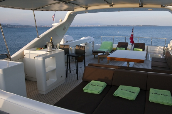 YLANG YLANG - Sundeck