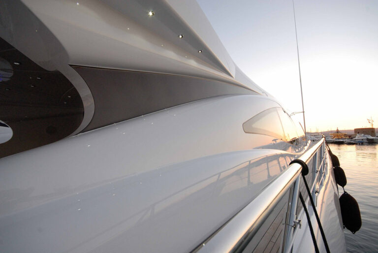 Yacht AFRICAN CAT - Side Deck