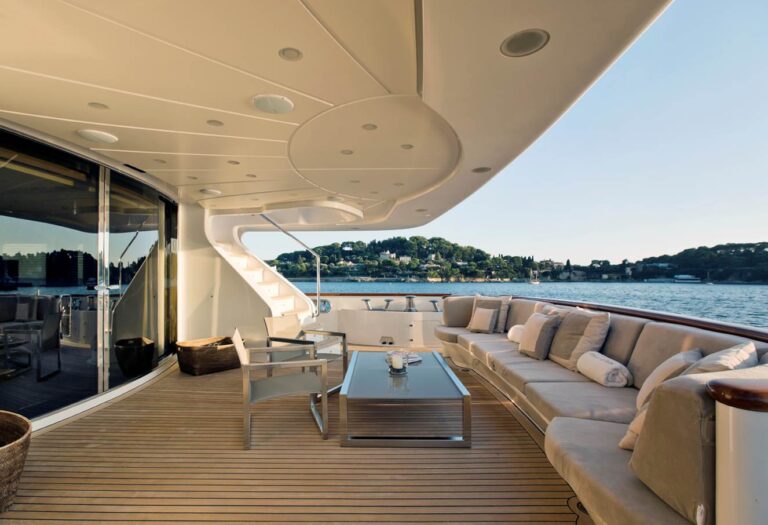 Yacht AFRICAN QUEEN -  Aft Deck