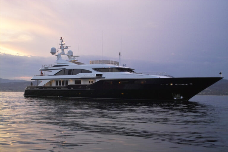 Charter yacht AQUILA