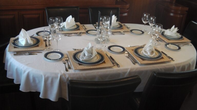 Yacht AVELLA - Formal Dining