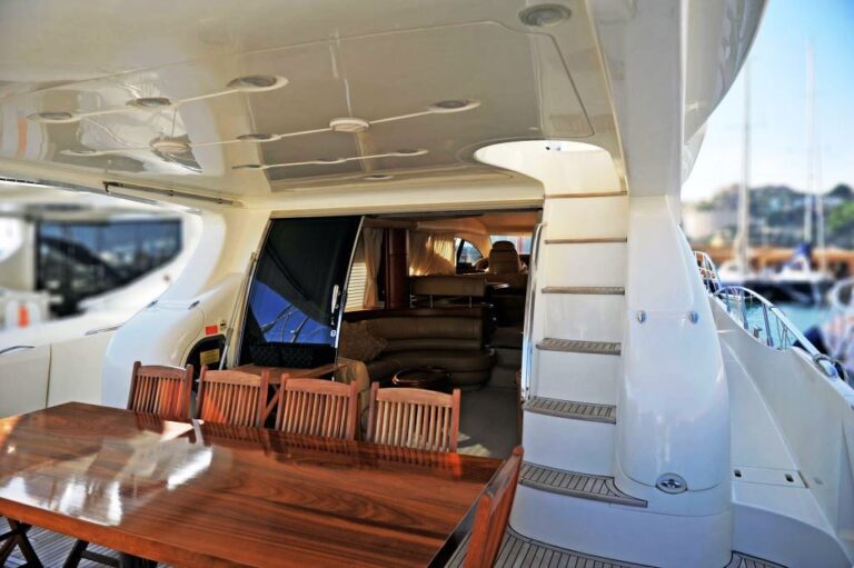 Yacht AZUCENA MARE - Aft Deck