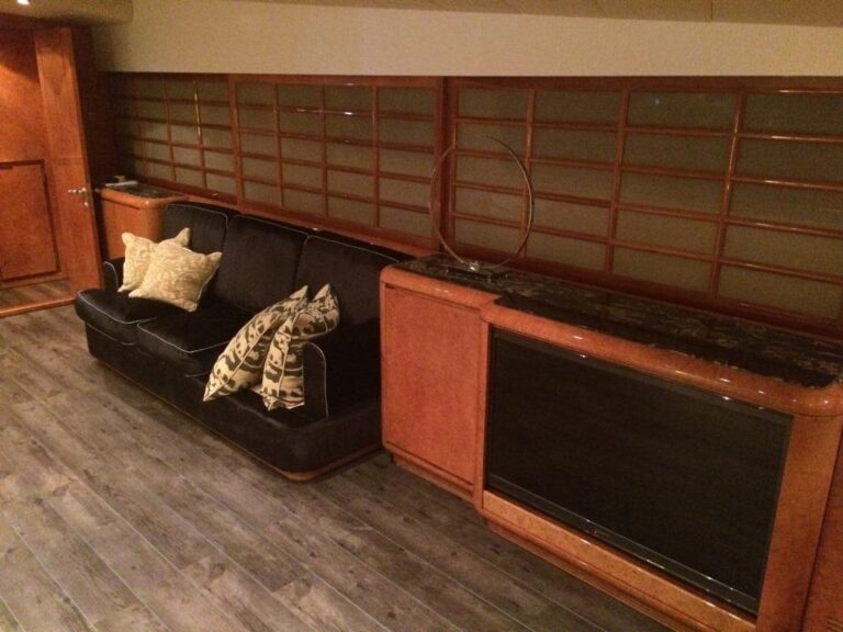 Yacht BIRD OF PREY - Salon seating port