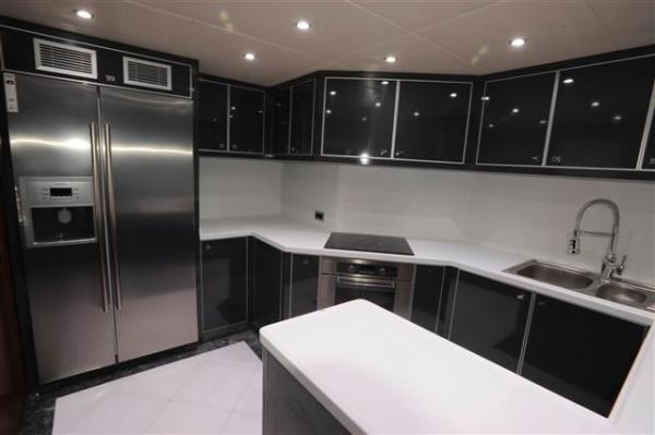 Yacht BLUE SAPPHIRE - Galley