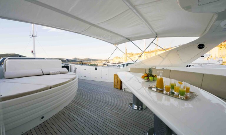 Yacht BOJANGLES - Sundeck