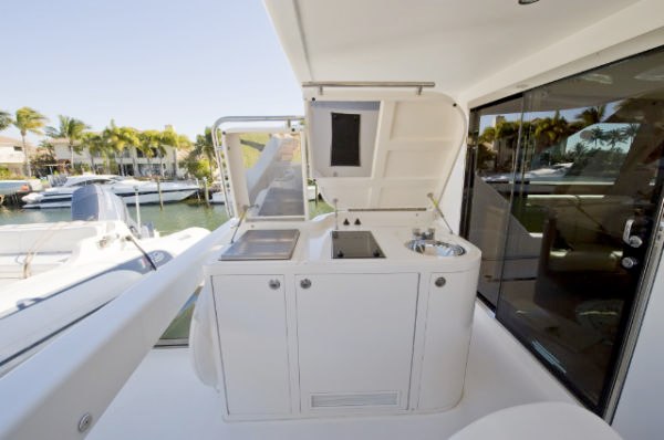 Yacht Bella Mare - Upper Aft Deck grill