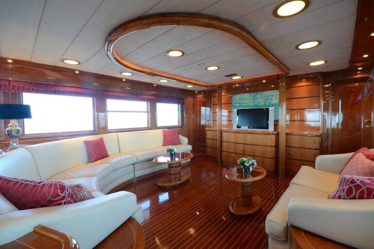 Yacht CAMELLIA - Main Salon