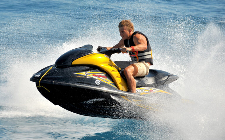 Yacht CHAMPNEYS - Jetski Waverunner