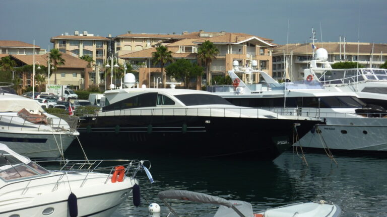 Yacht CLAN V - In Port