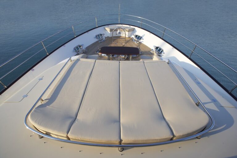 Yacht CYRUS ONE - Foredeck sunpads