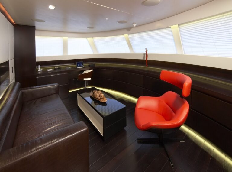 Yacht CYRUS ONE - Office