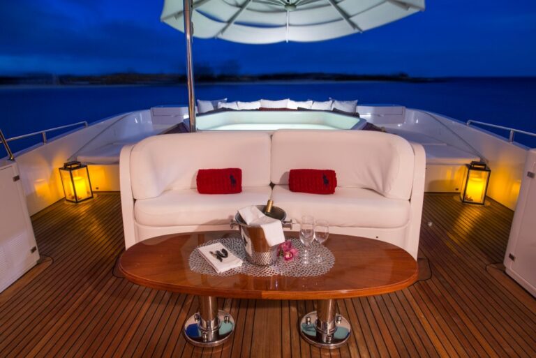 Yacht Camarina Royale -  Sundec Seating
