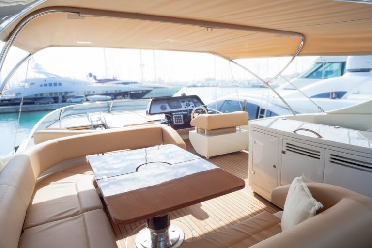 Yacht Dolce Mia - Flybridge View 2