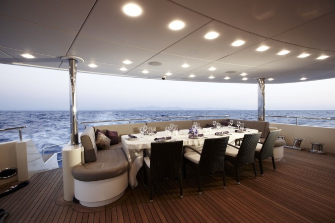Yacht E&E Underway