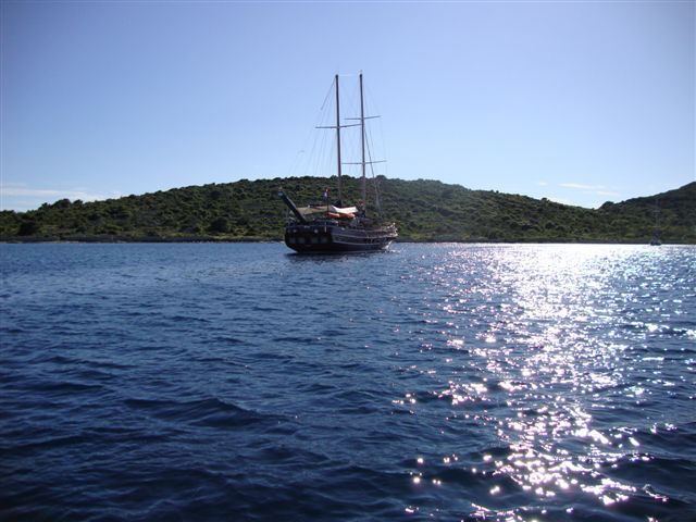 Yacht ELEGANZA - On Charter