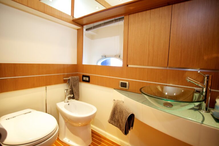 Yacht ESTELADA - Guest Ensuite