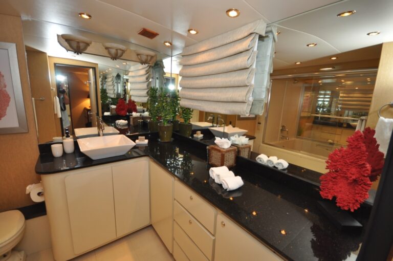 Yacht GOLDEN GIRL - Master Ensuite 2