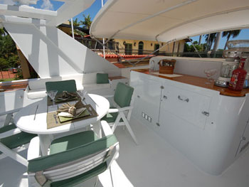 Yacht GOLDEN RULE - Flybridge Bar