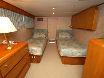 Yacht GOLDEN RULE - Twin Cabin