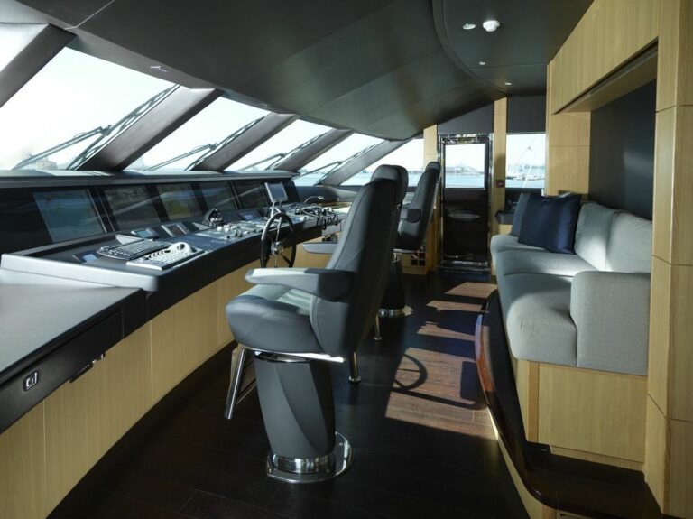 Yacht IMPERIAL PRINCESS - Wheelhouse