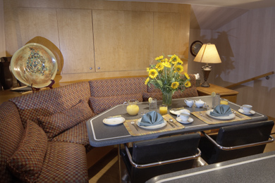 Yacht INDEPENDENCE 2 - Galley Dinette