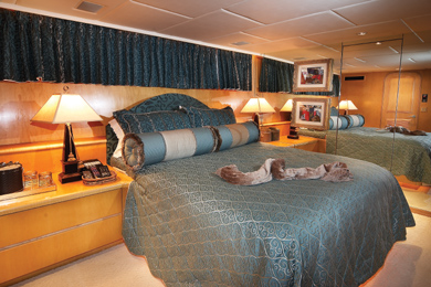 Yacht INDEPENDENCE 2 - Queen Cabin