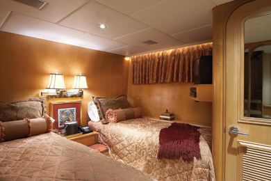 Yacht INDEPENDENCE 2 - Twin Cabin