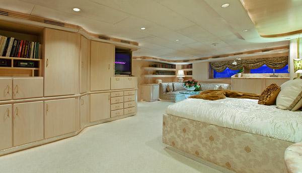 Yacht ISLANDER -  Master Cabin View 2