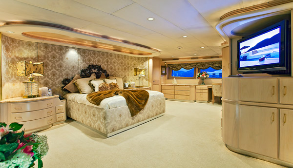 Yacht ISLANDER -  Master Cabin