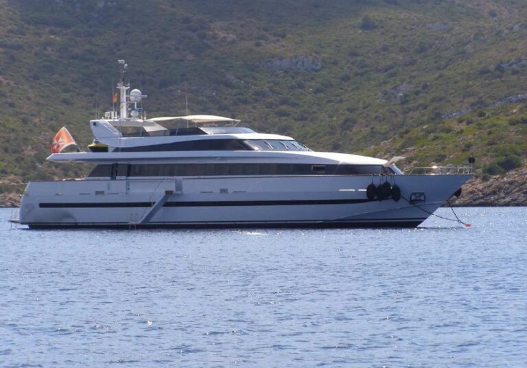 Yacht KENAYL - At Anchor