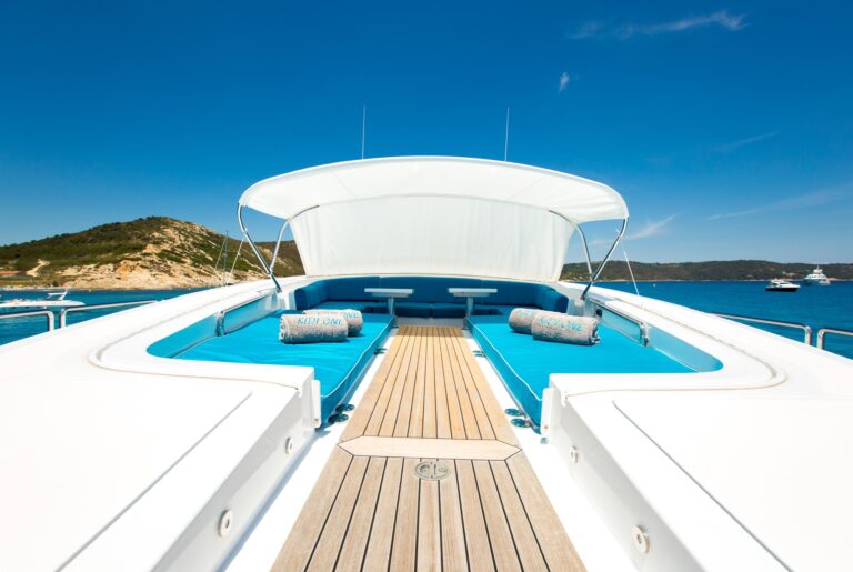 Yacht KIDI ONE - Foredeck