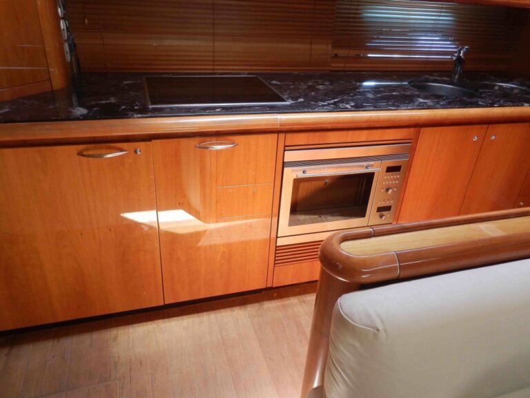 Yacht LARA SOFIA - Galley